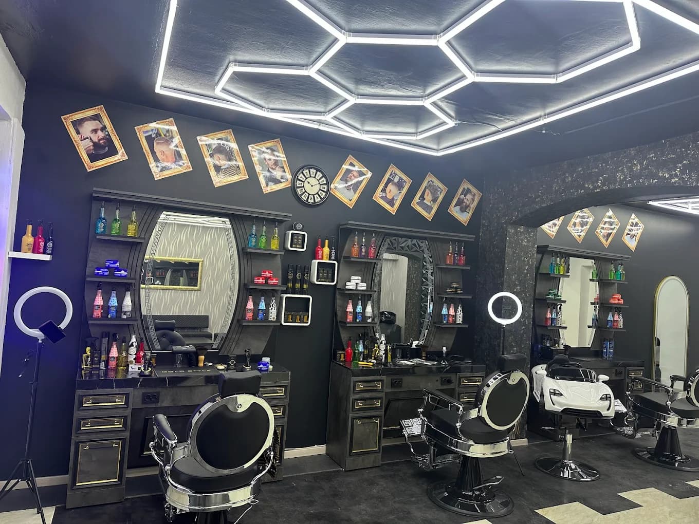 Wilkau Barbier Interior